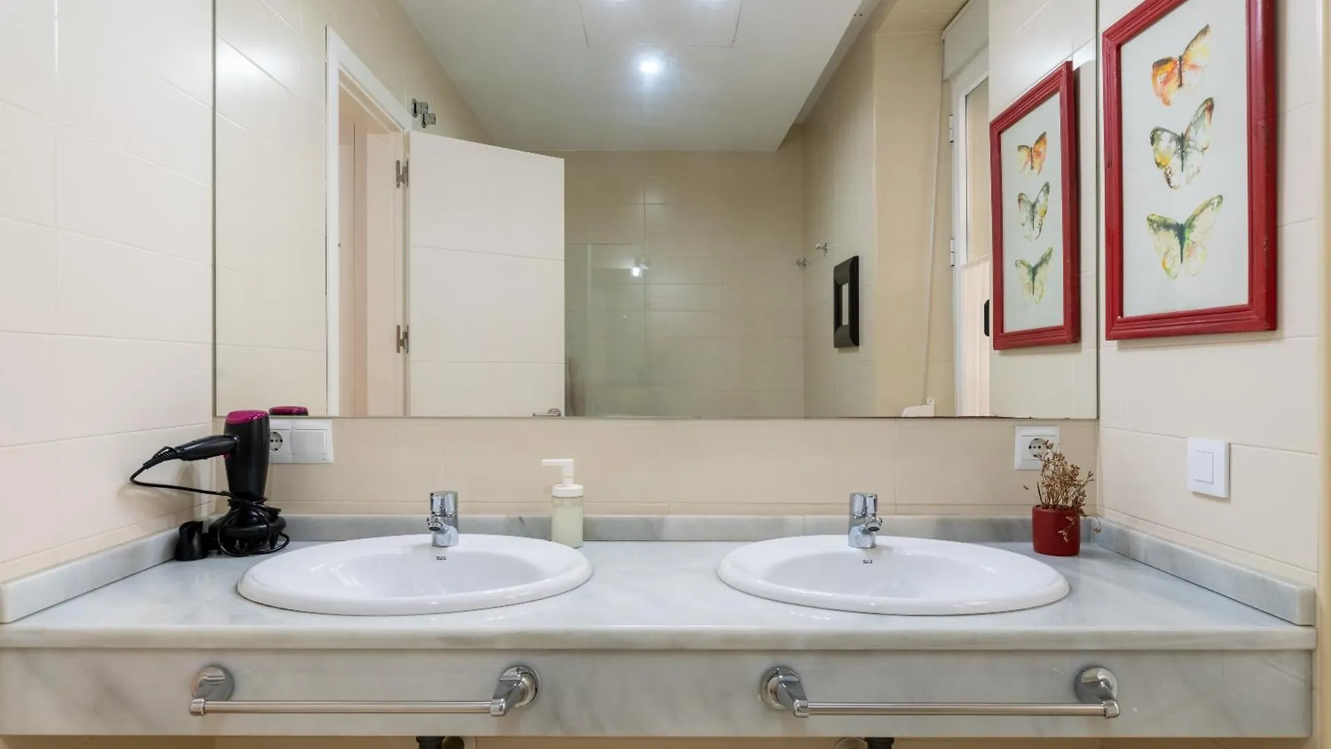 Apartment Veoapartment Alhondiga Bajo Seville Spain